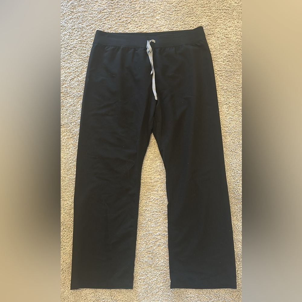 Figs livingston black scrub straight leg pants